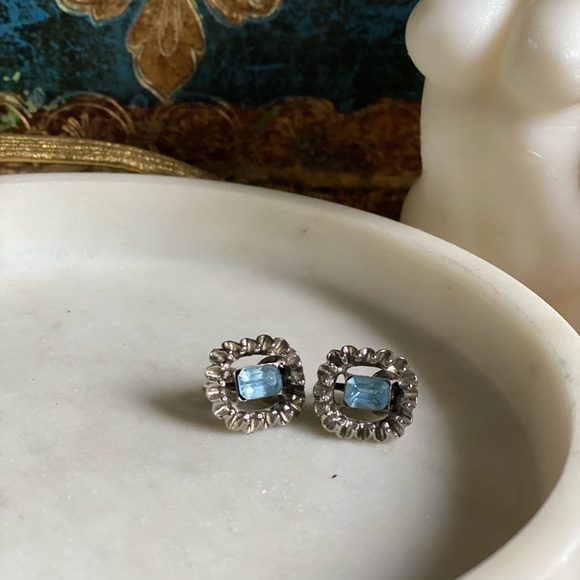 Vintage Weiss clip on earrings - Picture 9 of 16